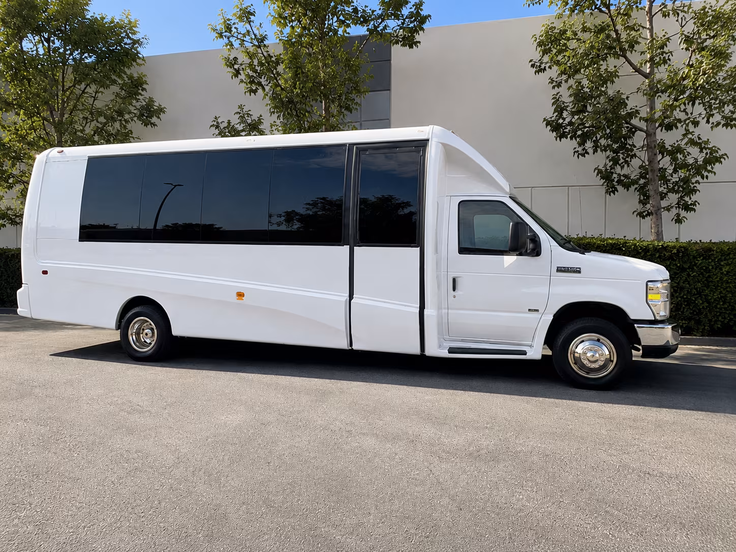 hotel to venue shuttle buses for murfreesboro corporate groups