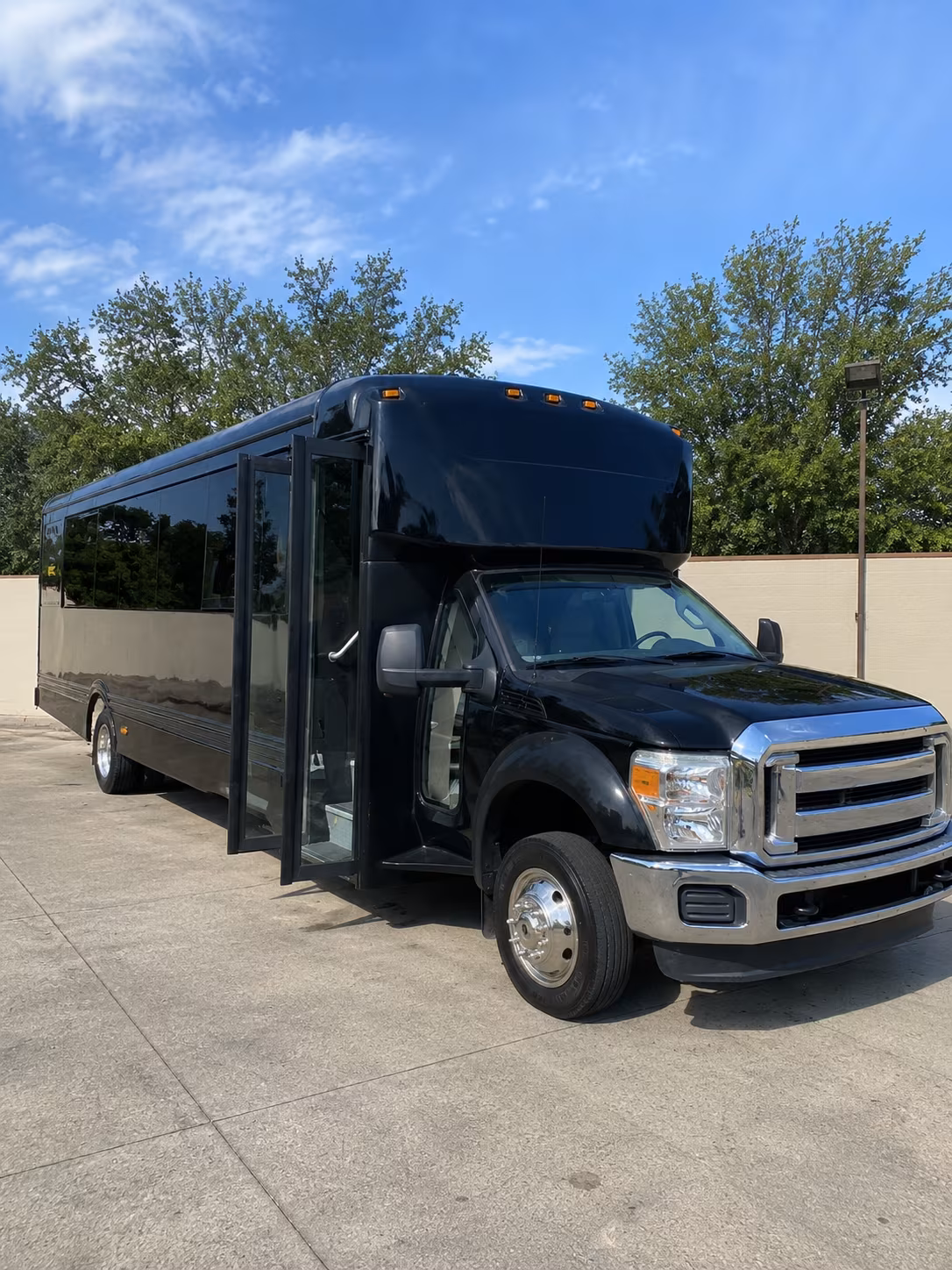 murfreesboro 20 passenger party bus
