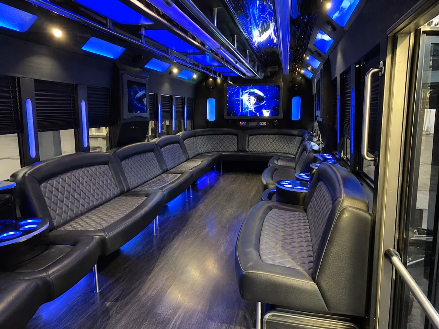 murfreesboro 28 passenger party bus interior